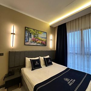 Park Hotel & Private Transportation Istanbul Airport-By Loft